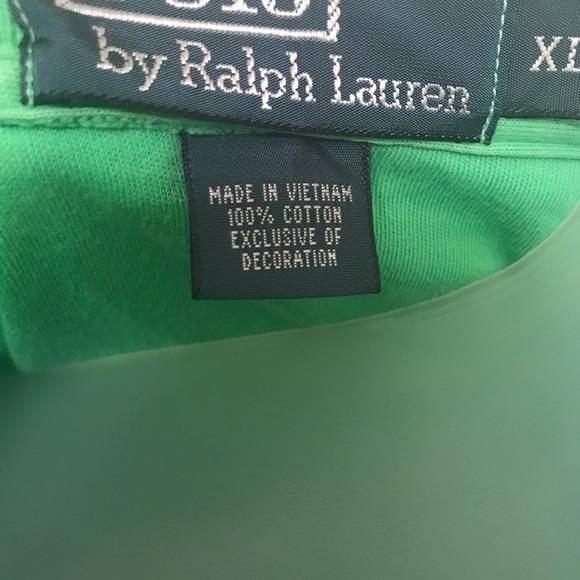 M-L Polo 👕 shirt in good used condition. - Picture 3 of 4